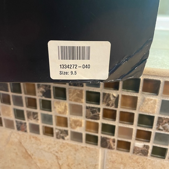 Nike AF1 Futanka Women’s size 9.5 (Men’s 8) - Picture 2 of 3